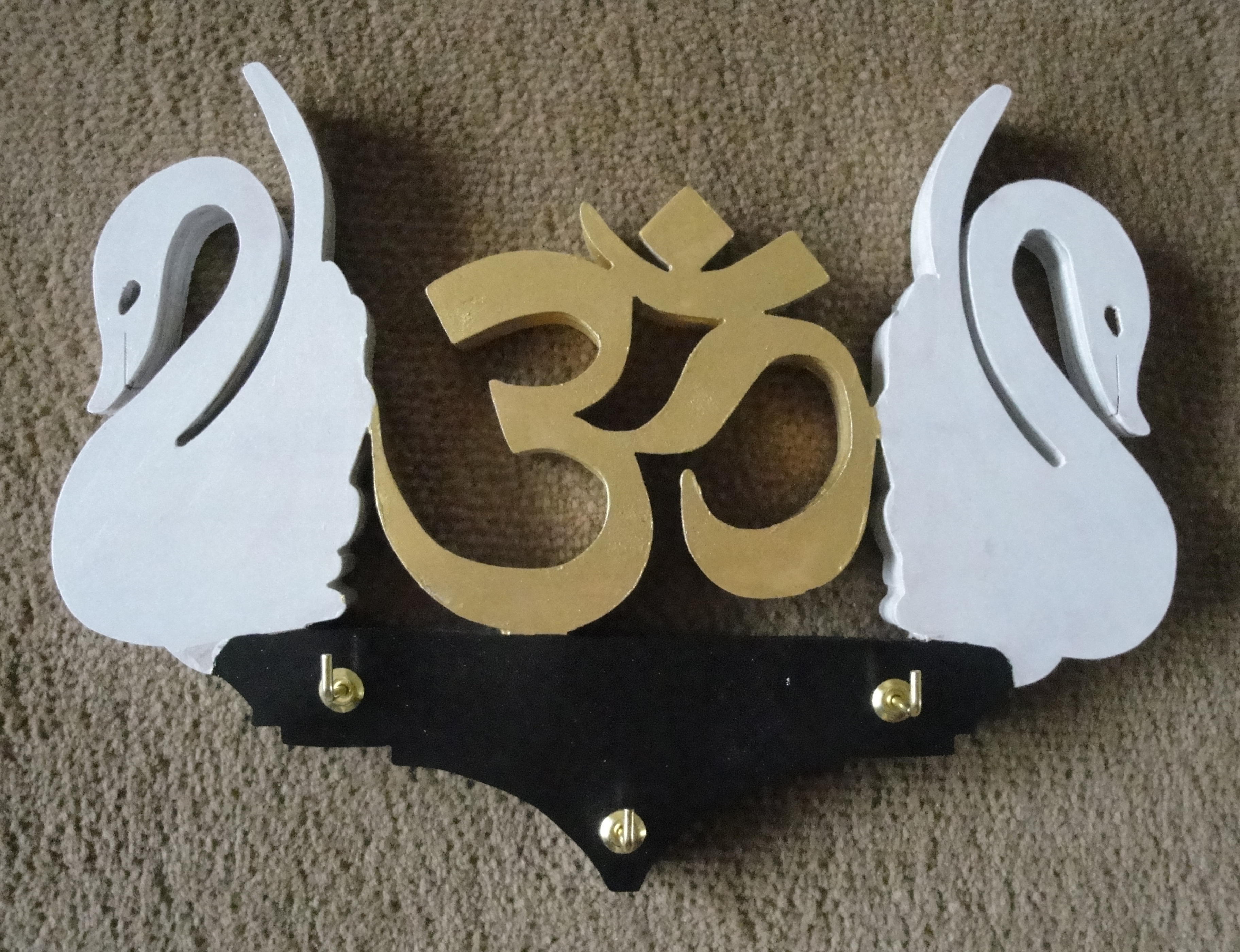 Aum Swan Key Hanger-1.JPG