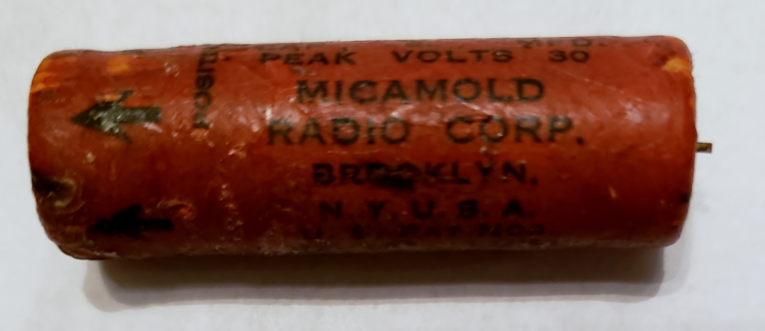 Axial Paper Capacitor from 1933.jpg