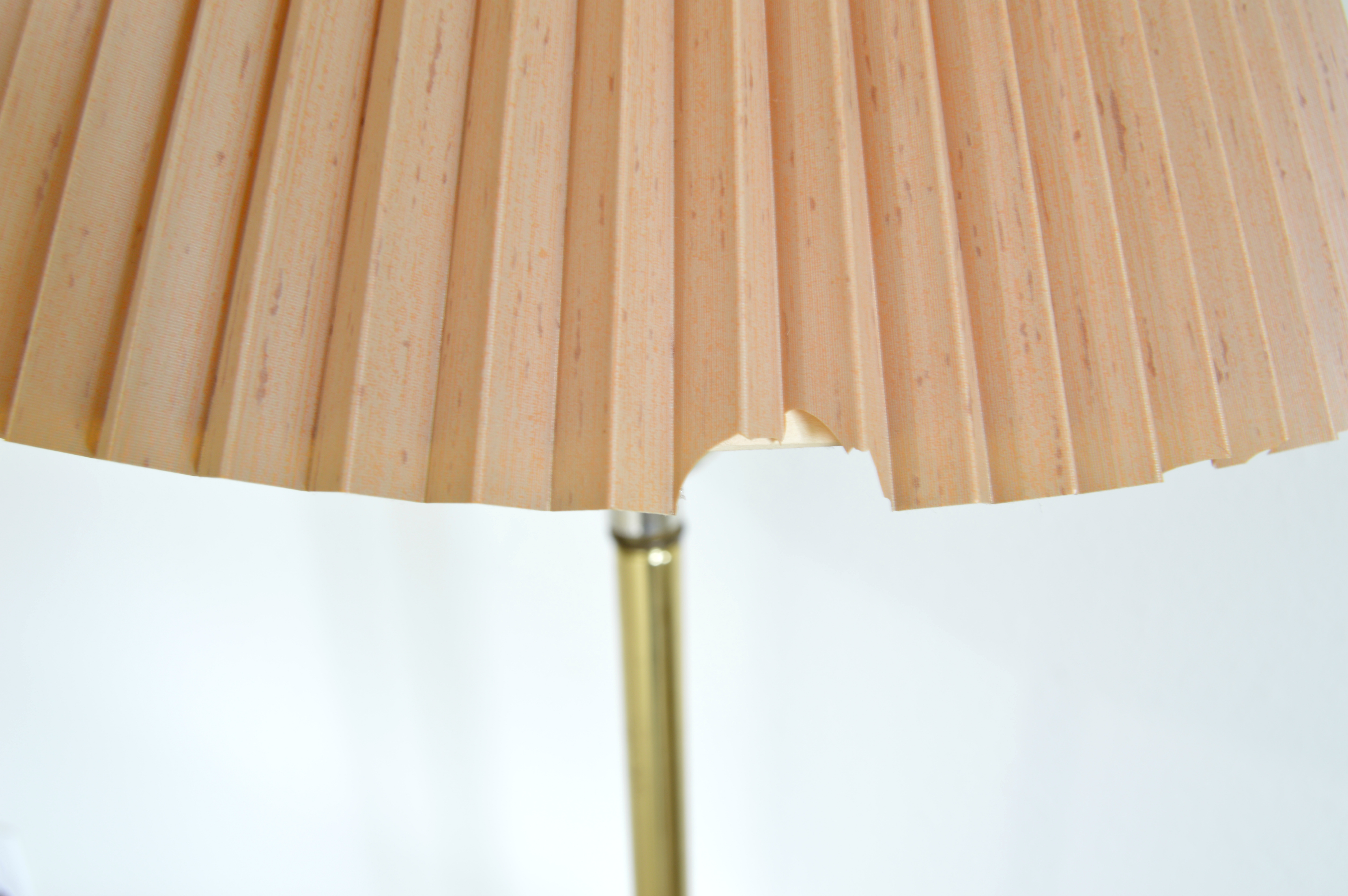 BROKEN LAMP SHADE.jpg