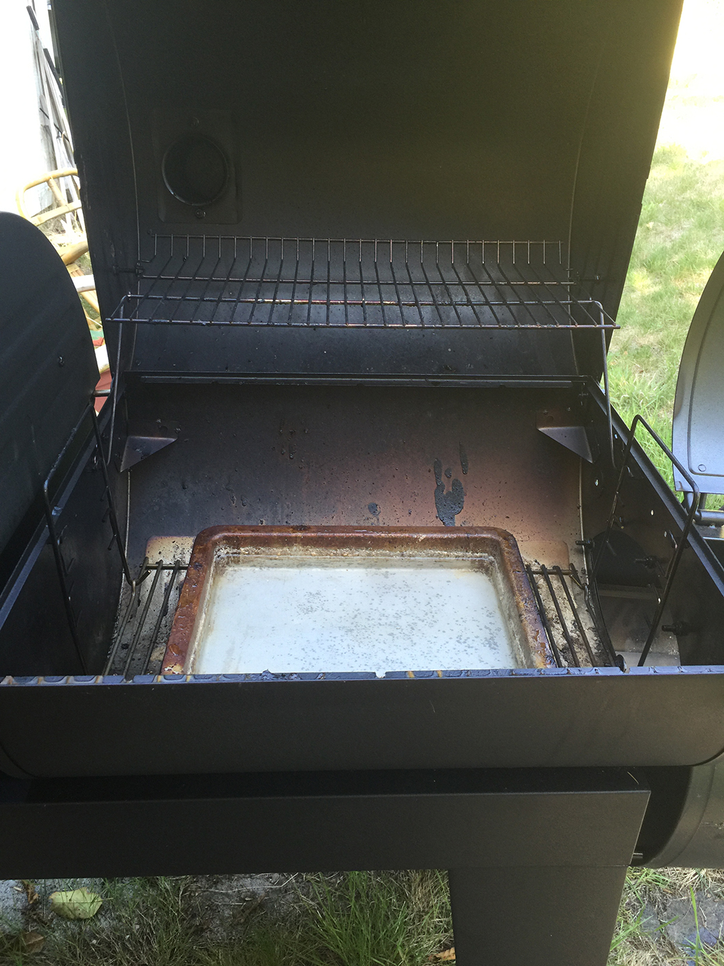 Barbecue-water-pan.JPG