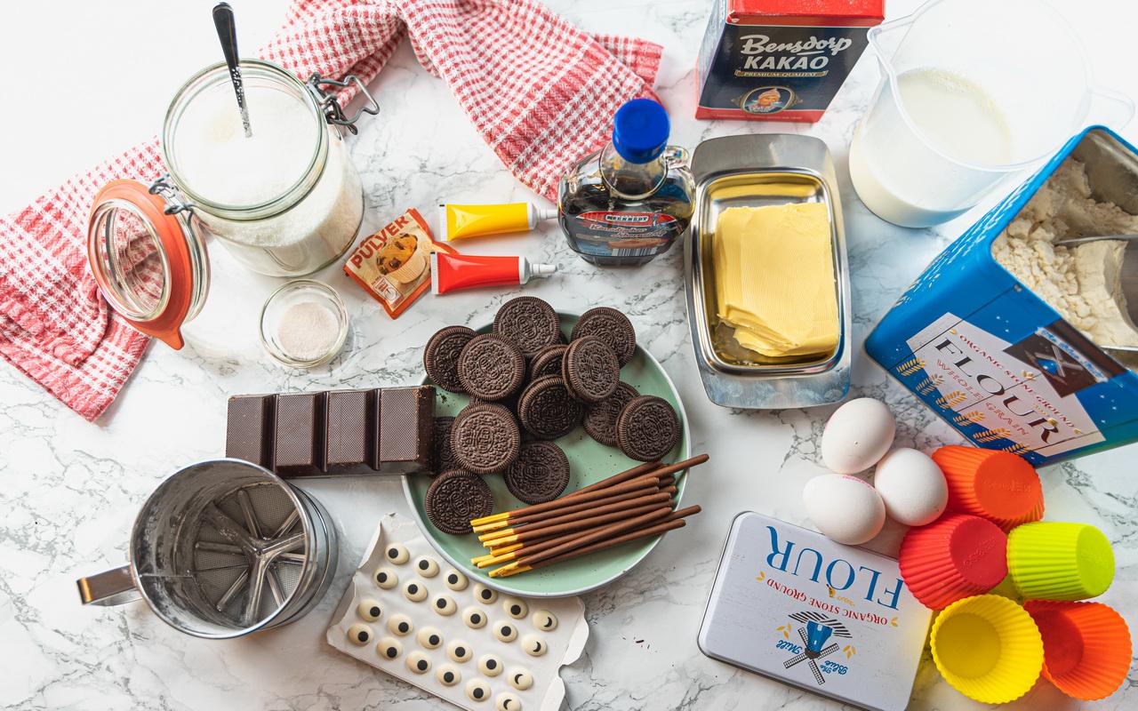 Bat &amp; Spider Halloween Cupcakes - Ingredients.jpg