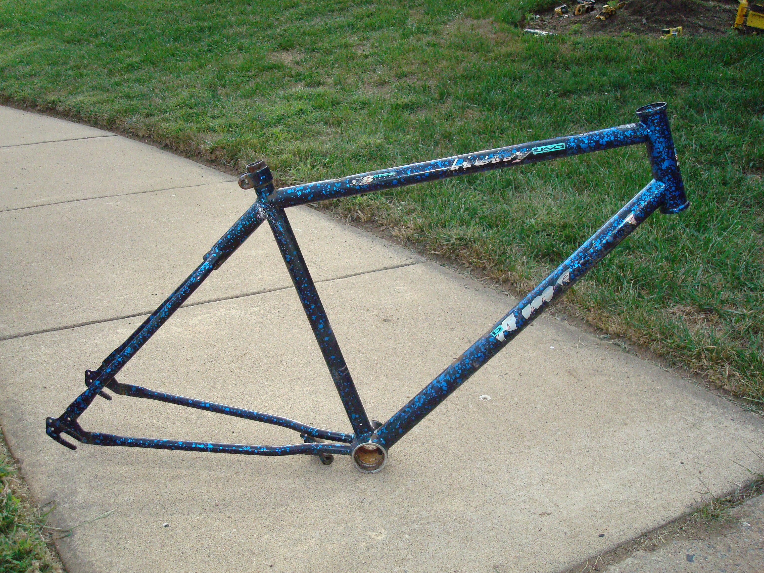 Bike Trailer 001.jpg