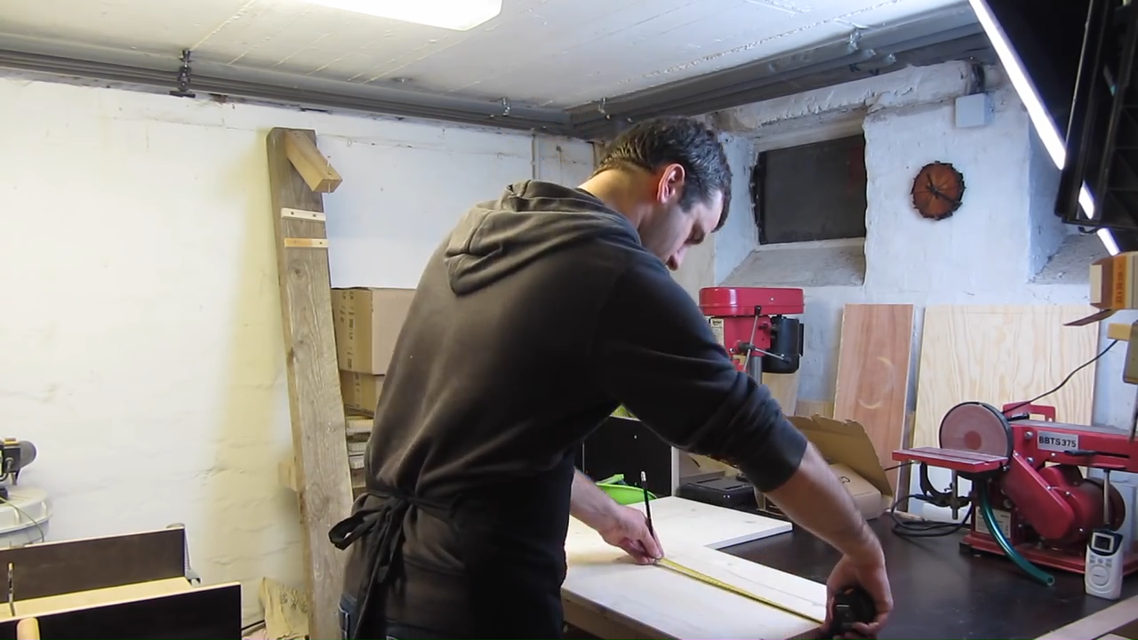 Bildschirmfoto von Butter Biscuit Box - Woodworking Europe Collaboration Build .mp4 - 1.png