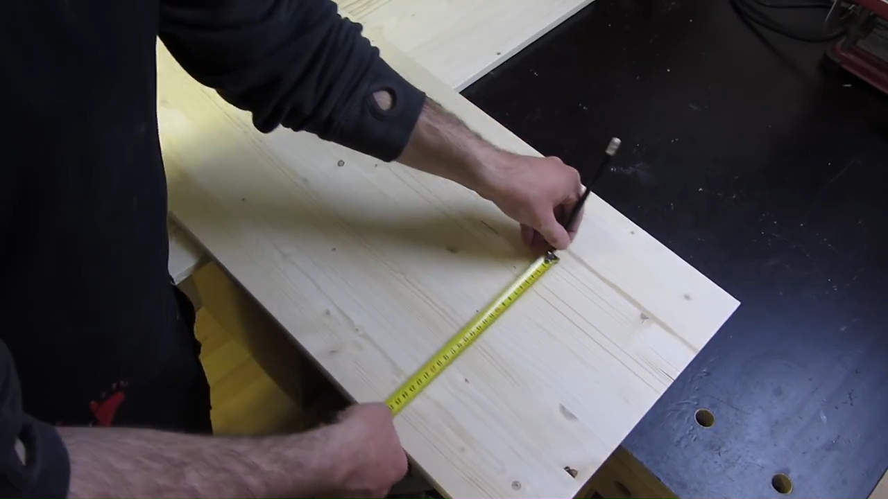 Bildschirmfoto von Butter Biscuit Box - Woodworking Europe Collaboration Build .mp4 - 2.png