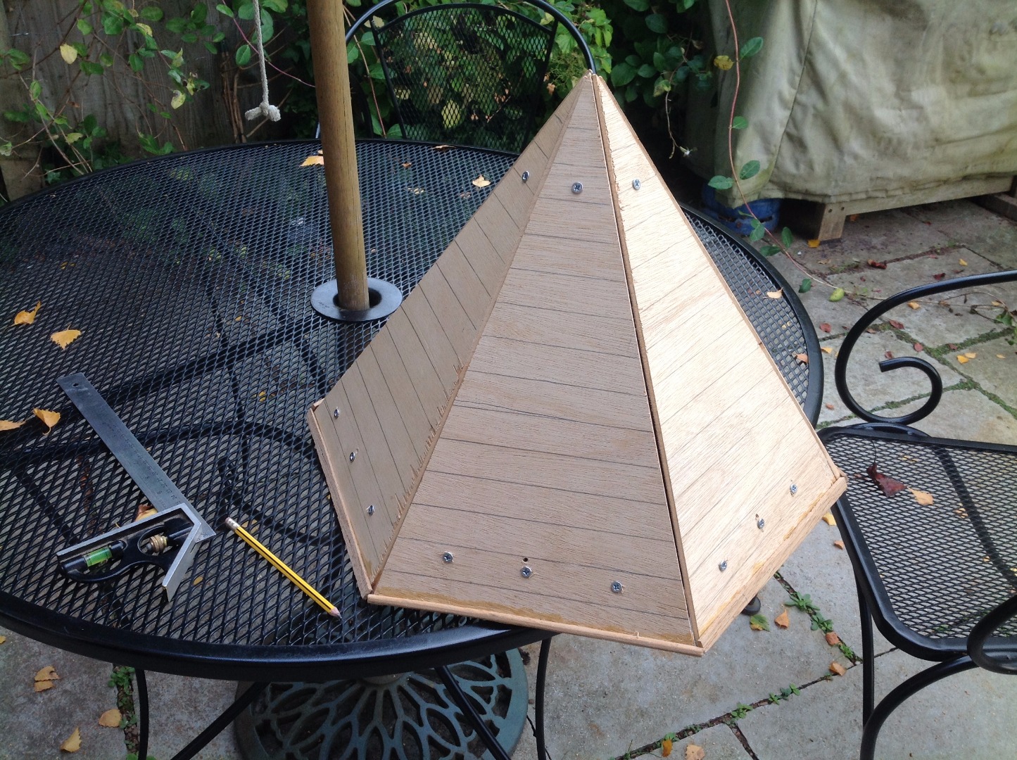 BirdTableRoof.JPG