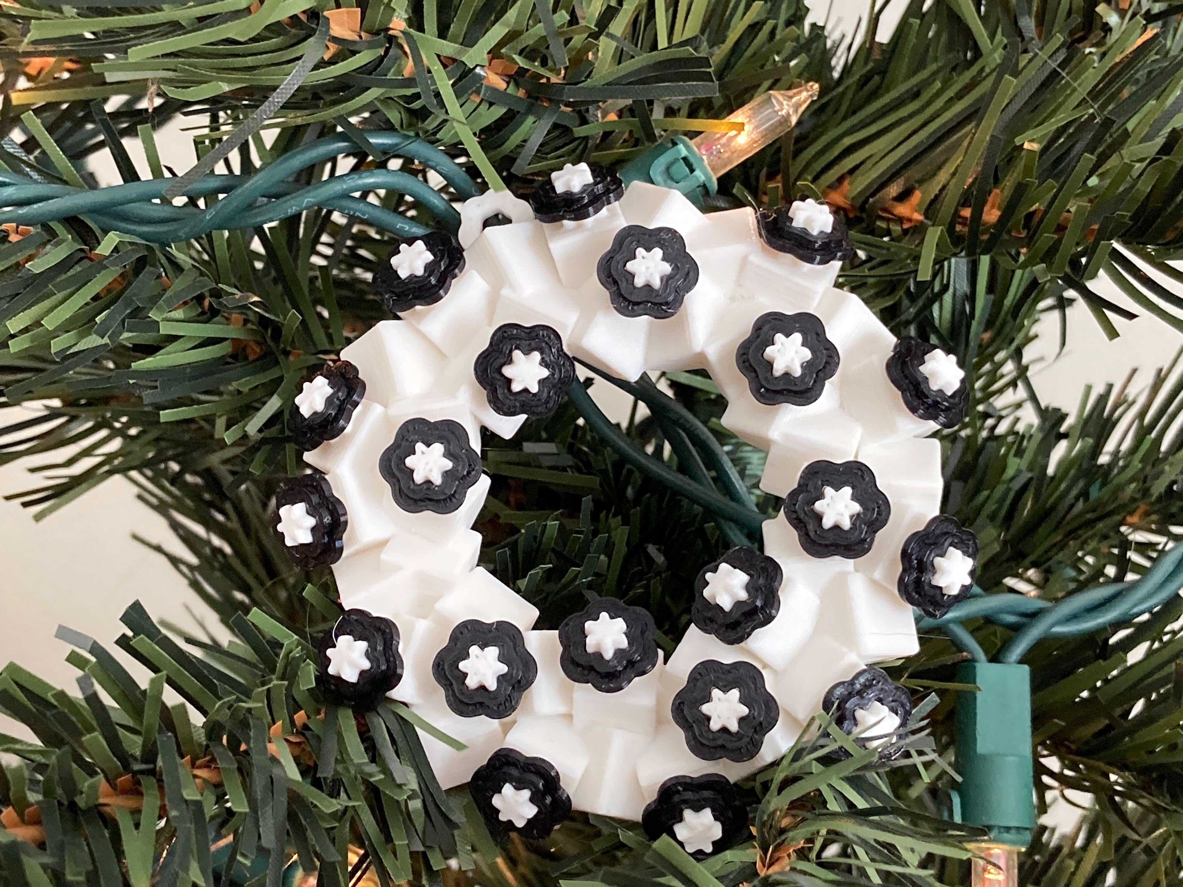 Black and white wreath.jpg