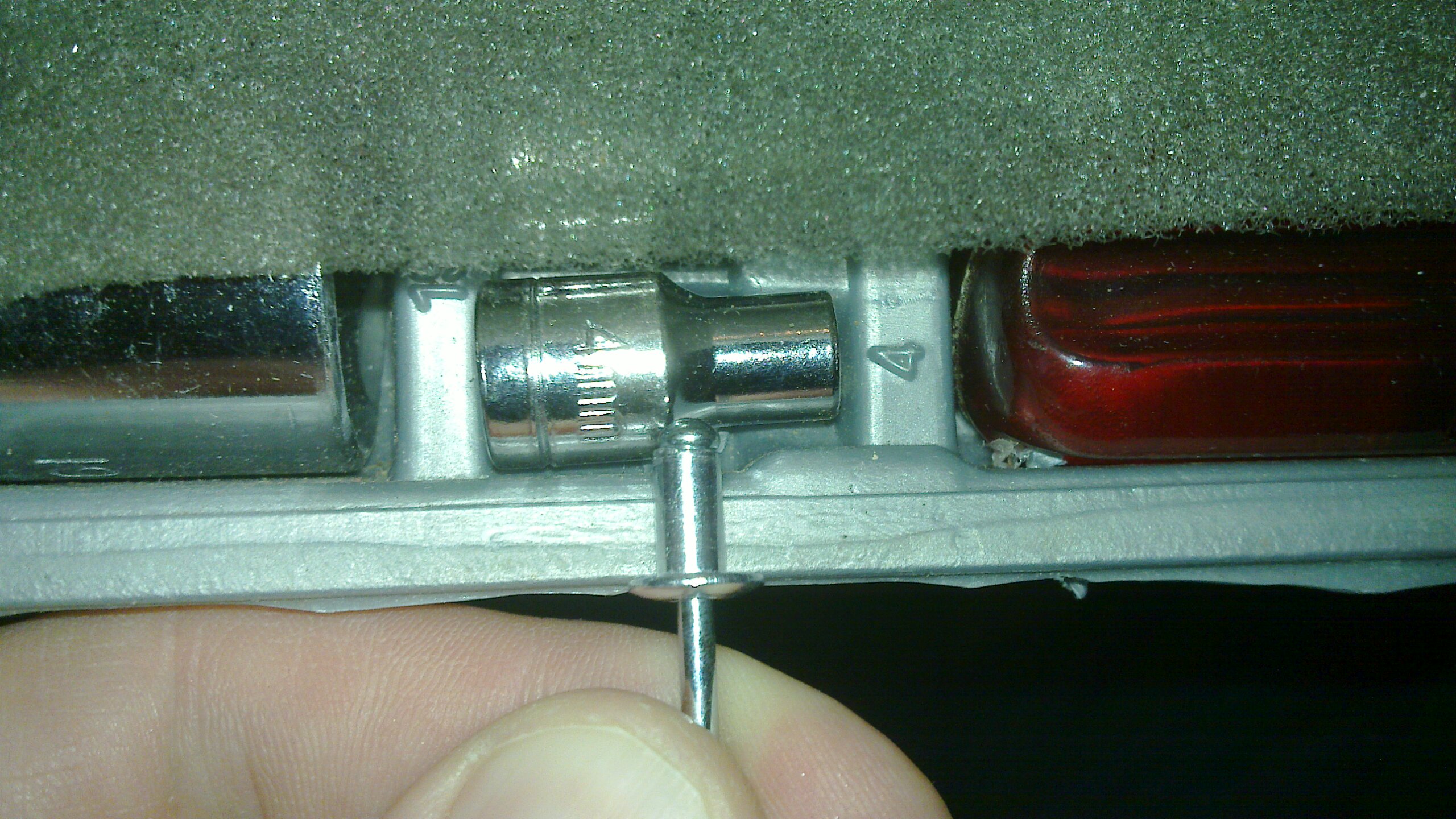 Blowmoldcase-repair-fig-09.jpg