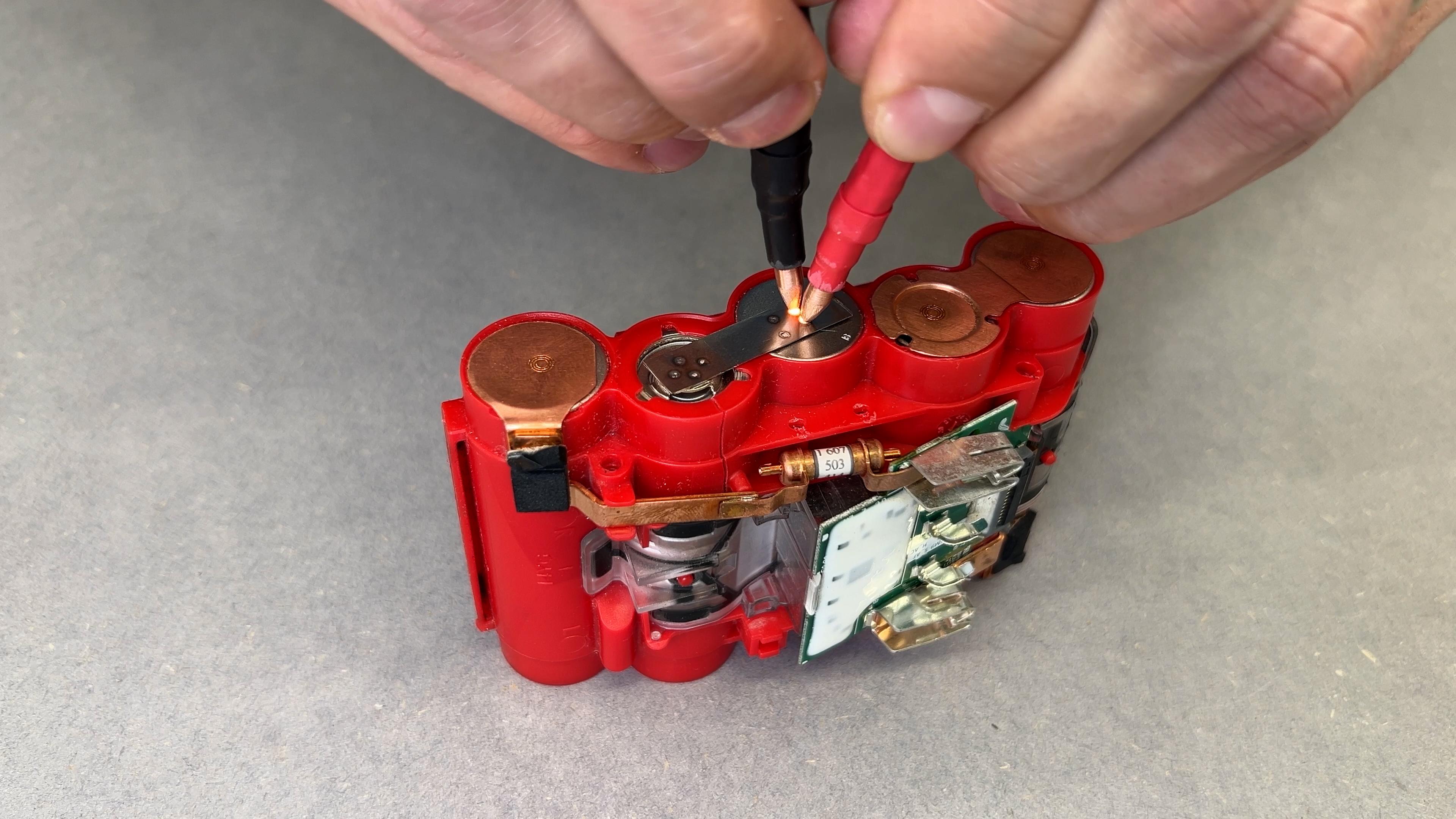 Bosch ProCore battery repair.00_04_57_12.Still057.jpg