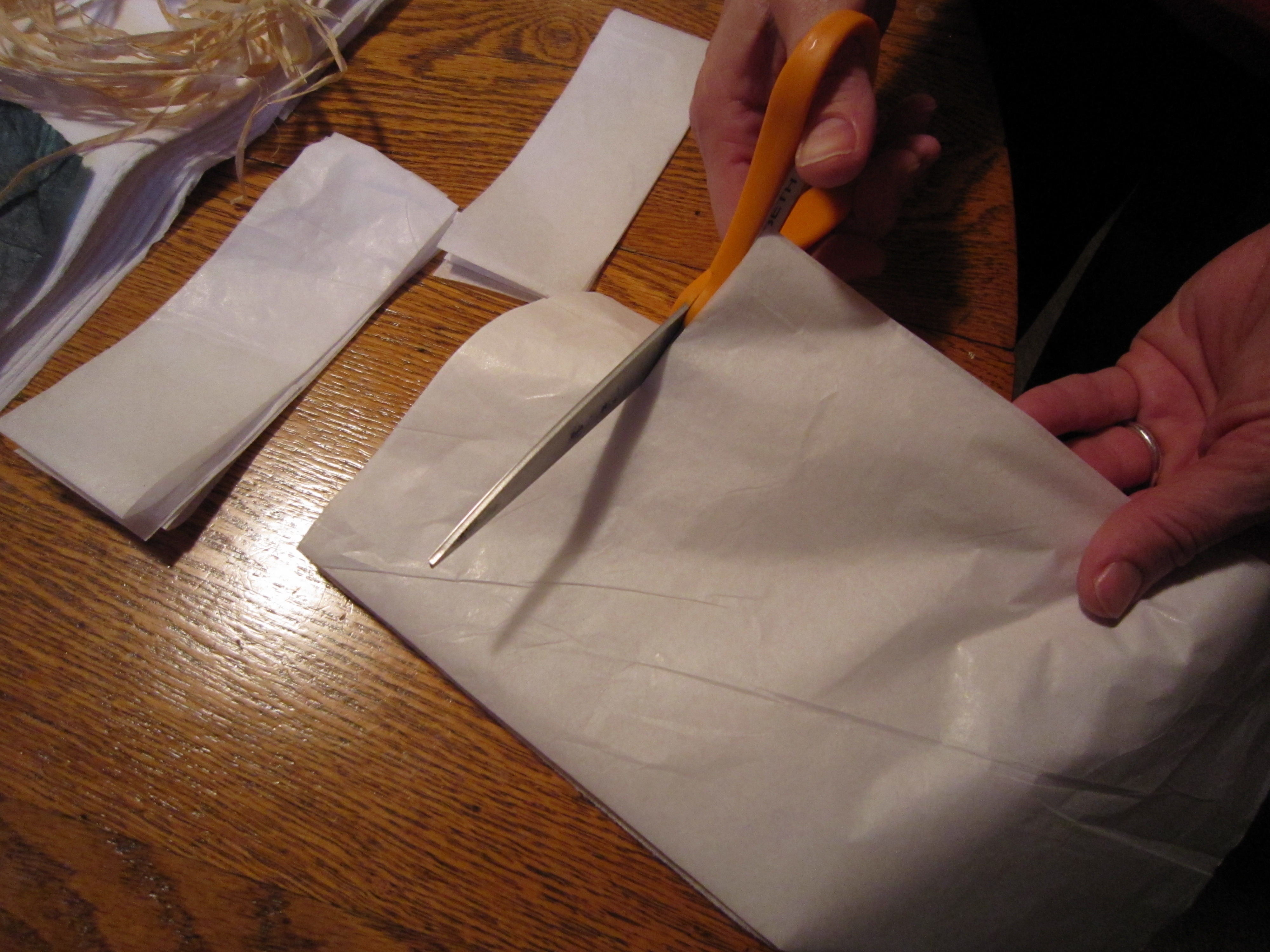 Bow Making for Giftwrap 014.jpg