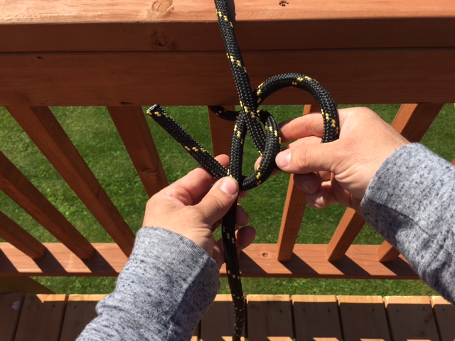 Bowline left hand mid 3.JPG