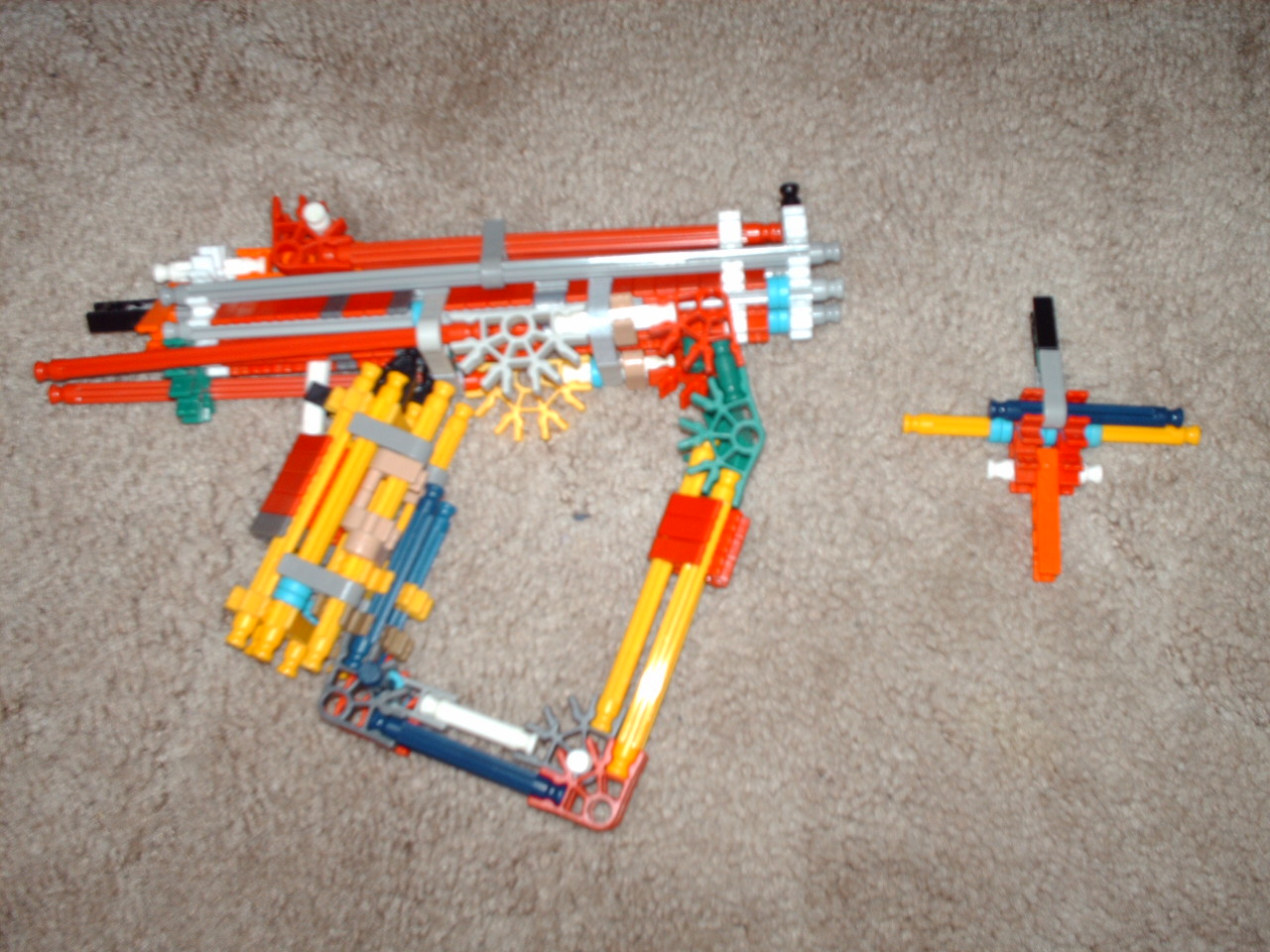 C:\Documents and Settings\Dave\My Documents\My Pictures\Knex AP2\Knex AP2 005.jpg