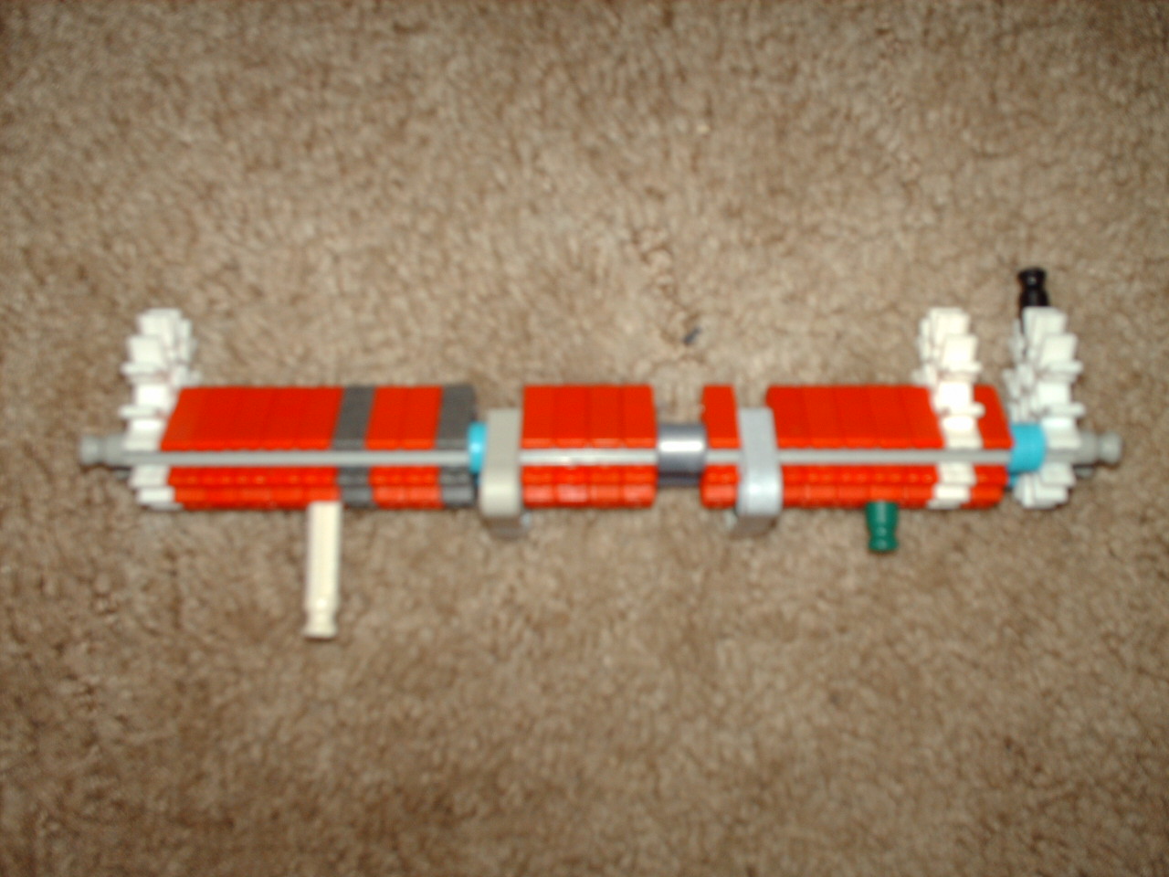 C:\Documents and Settings\Dave\My Documents\My Pictures\Knex AP2\Knex AP2 014.jpg