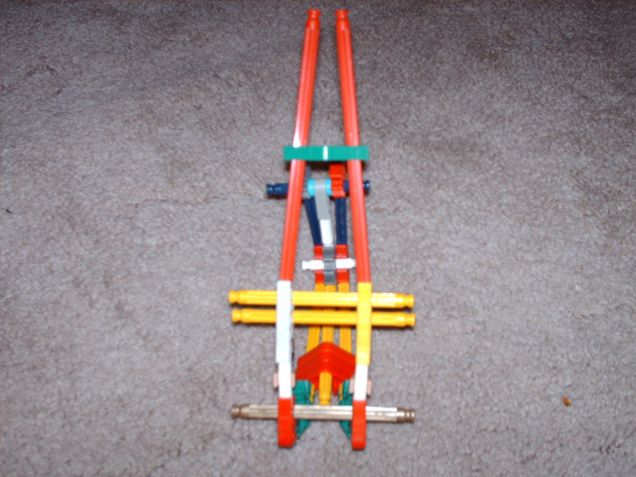 C:\Documents and Settings\Dave\My Documents\My Pictures\Knex AP2\Knex AP2 017.jpg