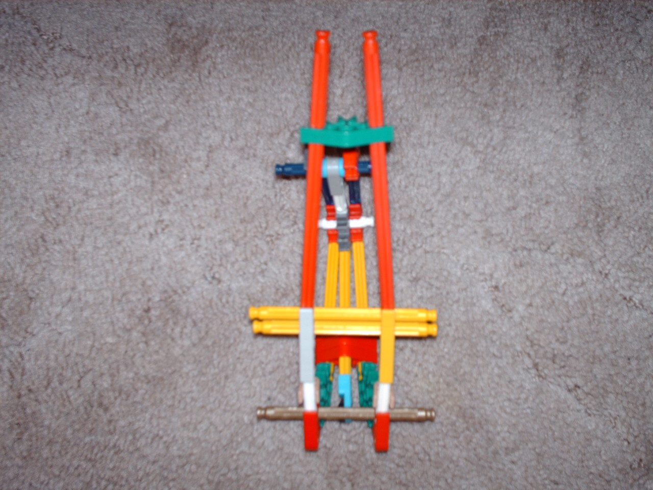C:\Documents and Settings\Dave\My Documents\My Pictures\Knex AP2\Knex AP2 019.jpg