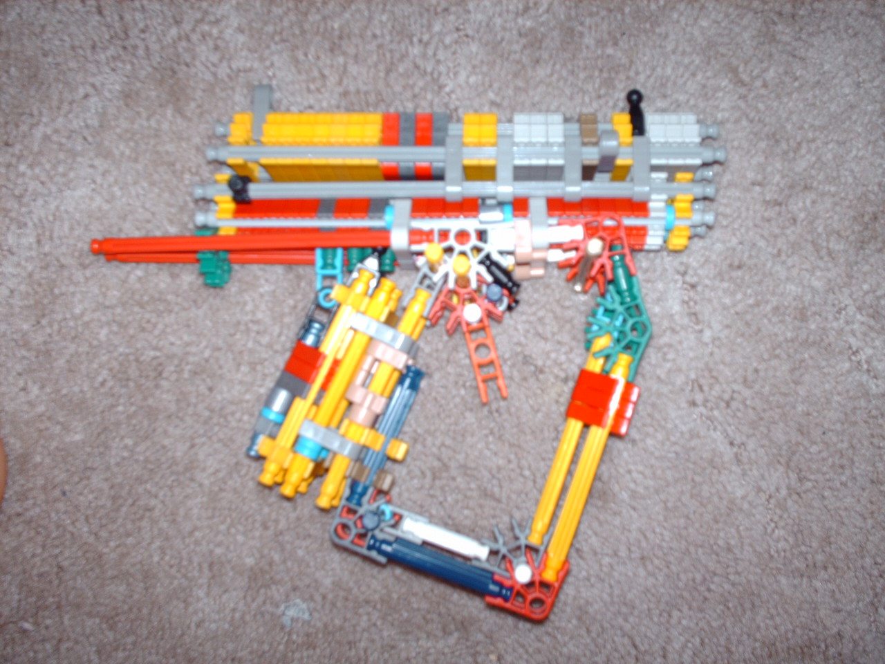 C:\Documents and Settings\Dave\My Documents\My Pictures\Knex AP2\Knex AP2 027.jpg