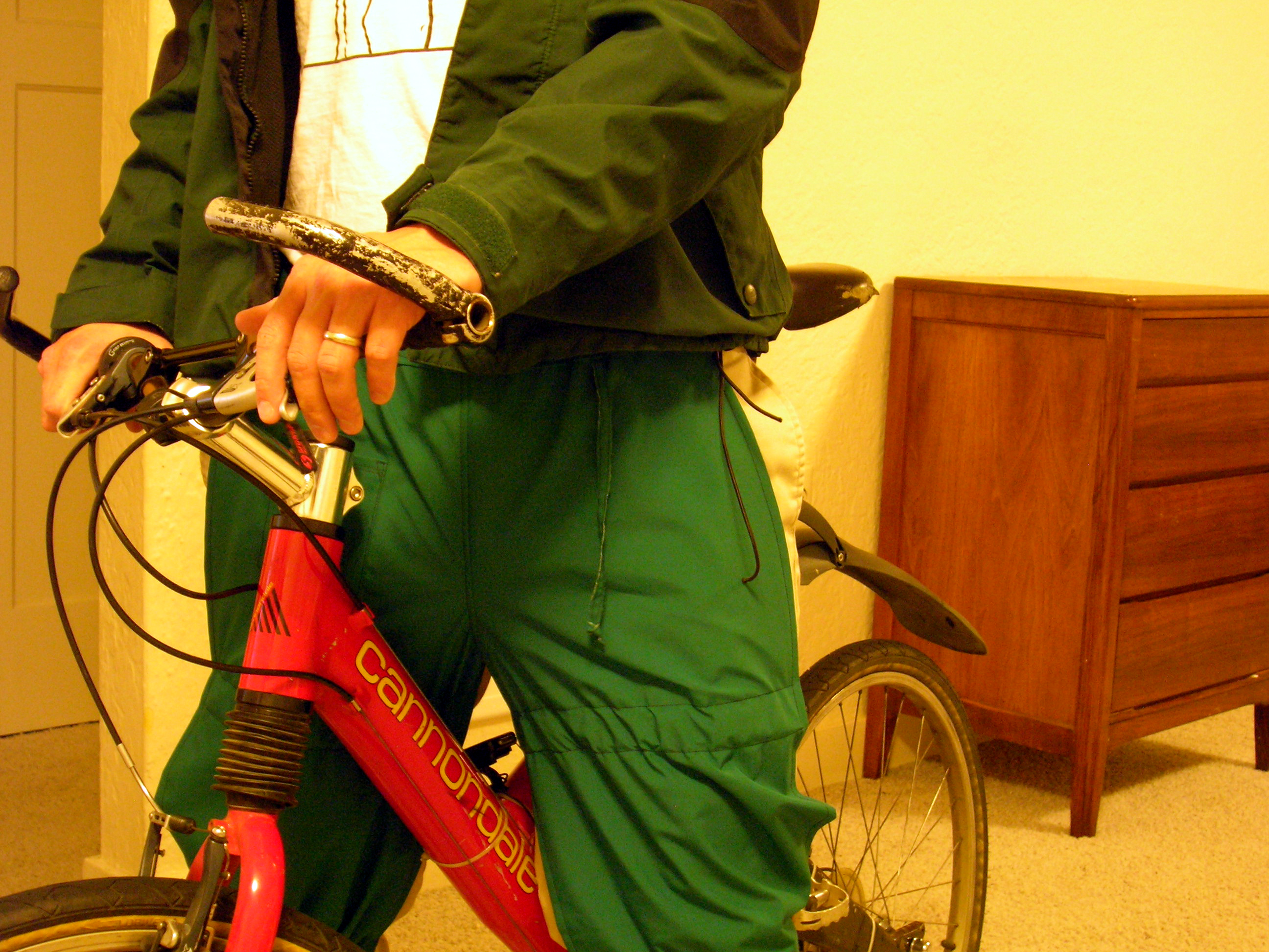 C:\Documents and Settings\delete\Desktop\Keepers - bike pants\DSCN1334.JPG