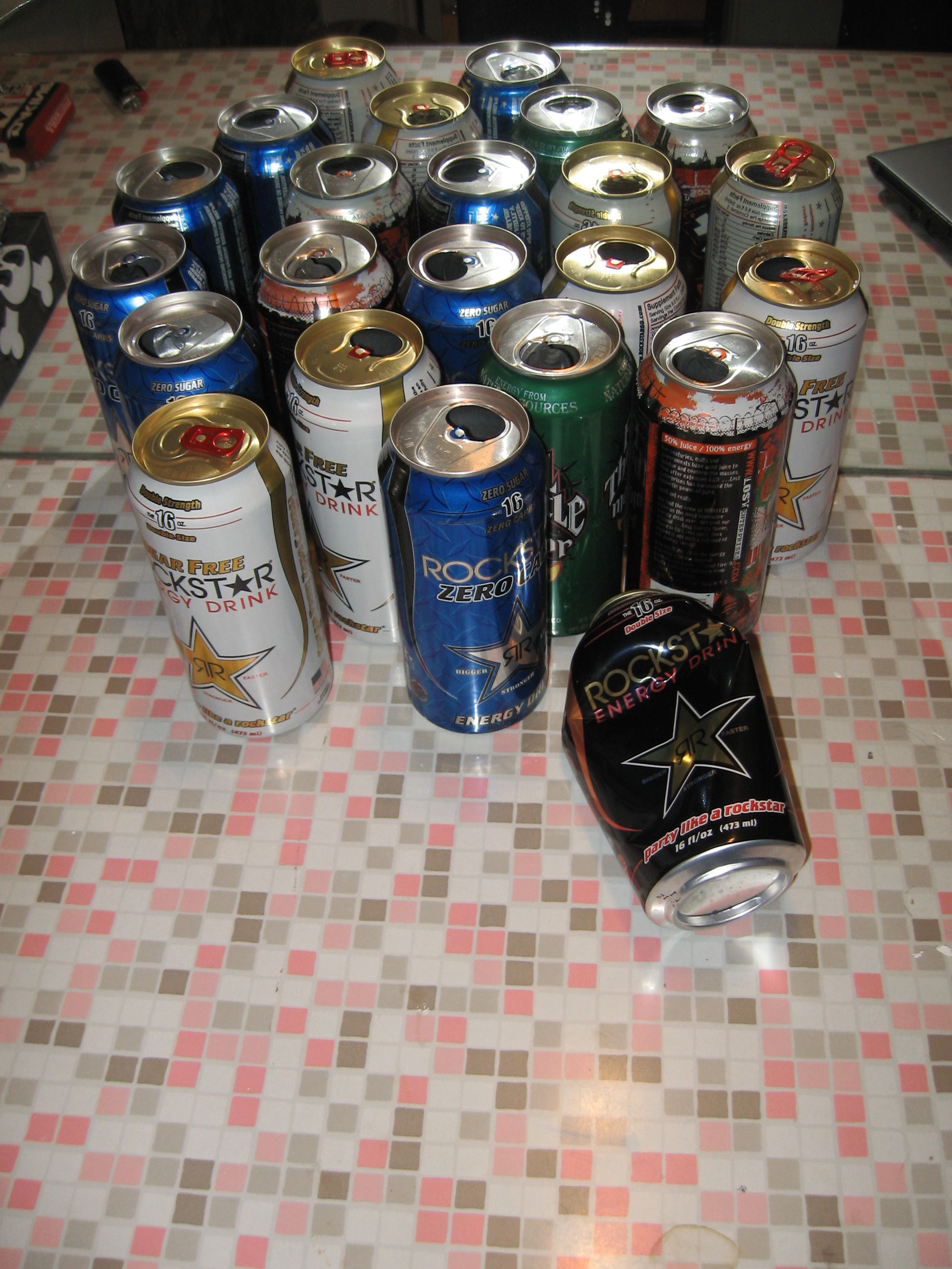 C:\Users\Pai\Pictures\2007-10-20 Energy Drink Ornament\Energy Drink Ornament 001.JPG