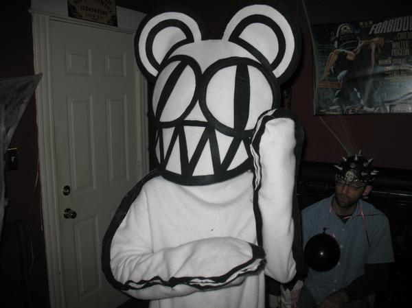 COR Radiohead Bear E07.jpg