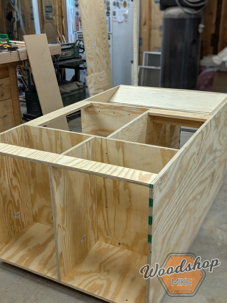 Cabinet Case Assembled-DIY Outfeed Workbench copy - Copy.jpg