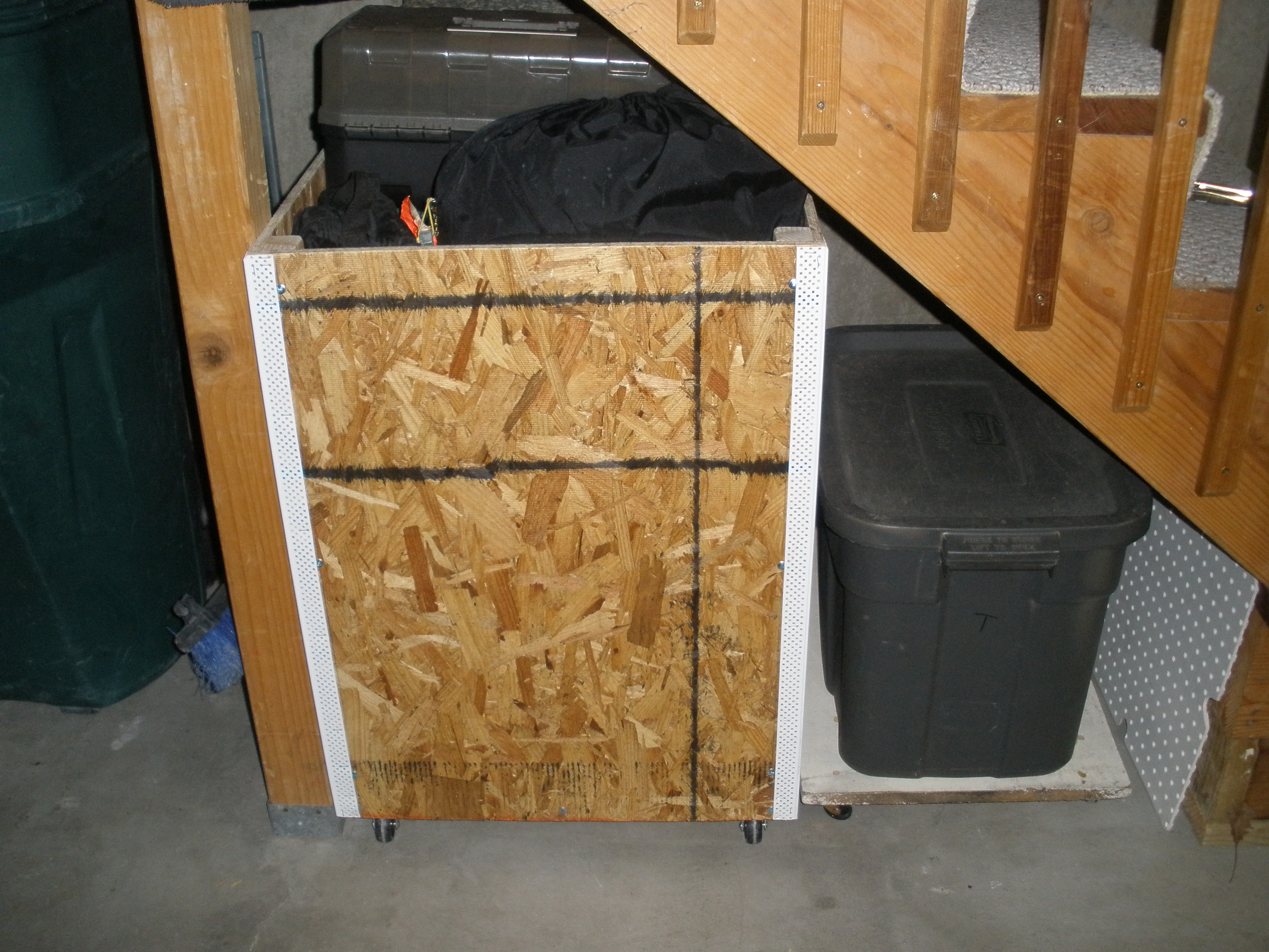 CampingGearStorageBox25.JPG