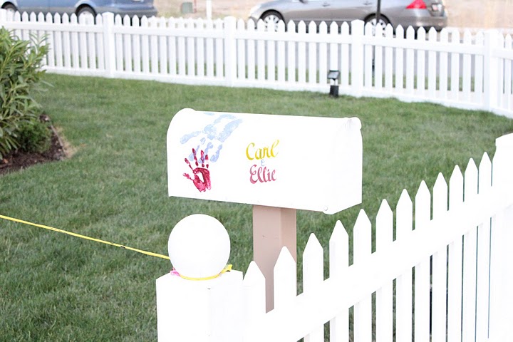 Carl-Ellies-mailbox.jpg