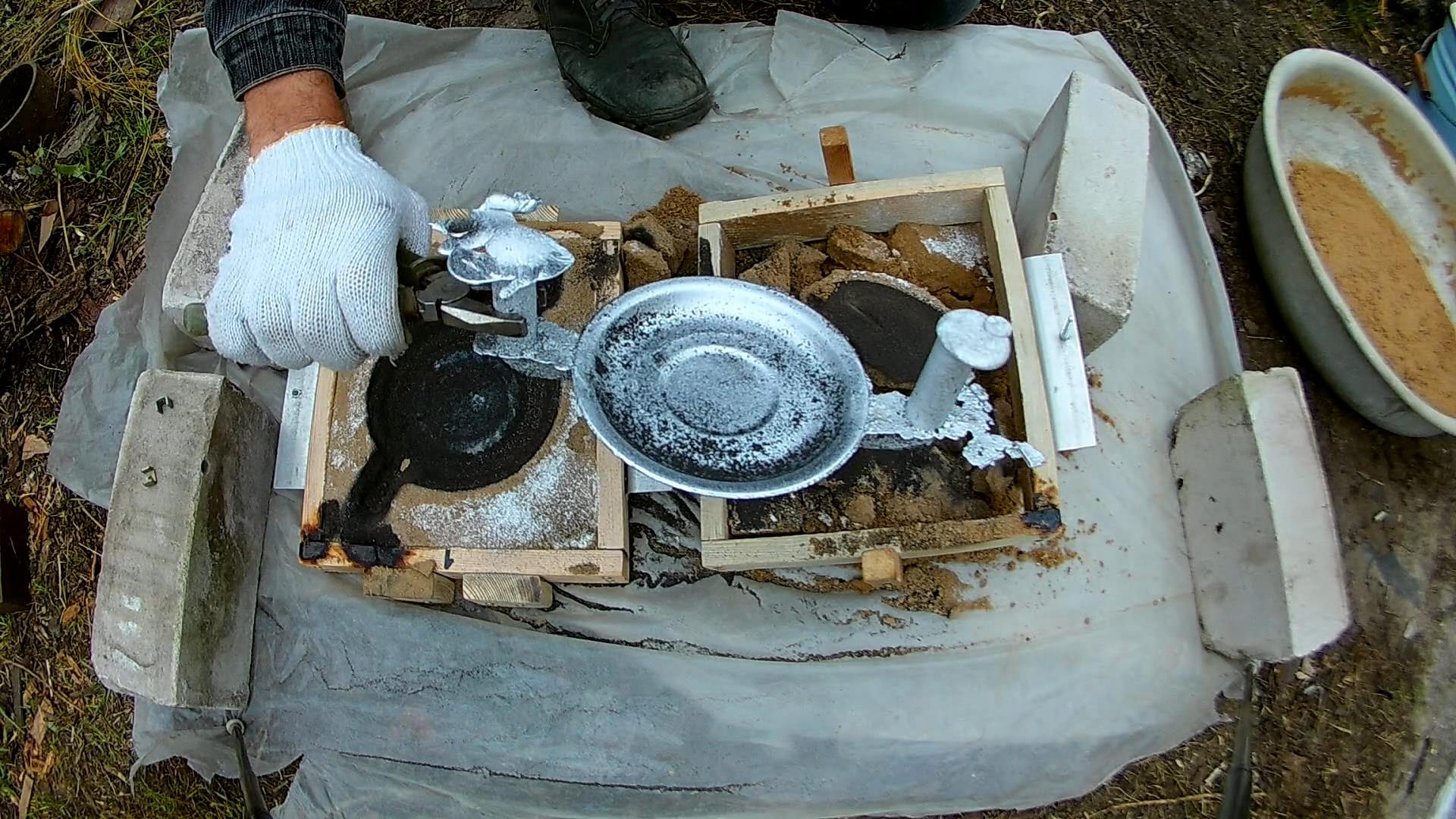 Casting Aluminum. Saucer.avi_snapshot_02.32_[2016.12.03_09.40.40].jpg