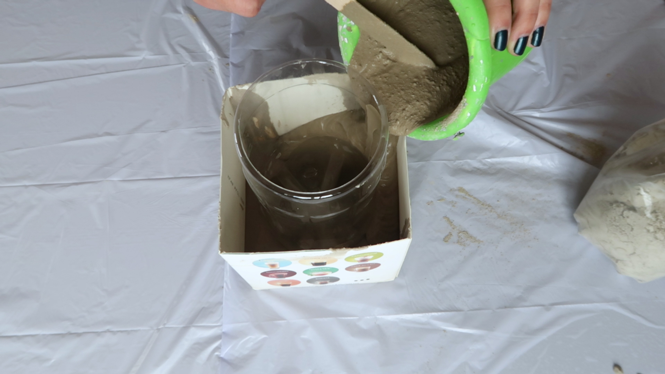 CementPlanter-step5-CurlyMade.png