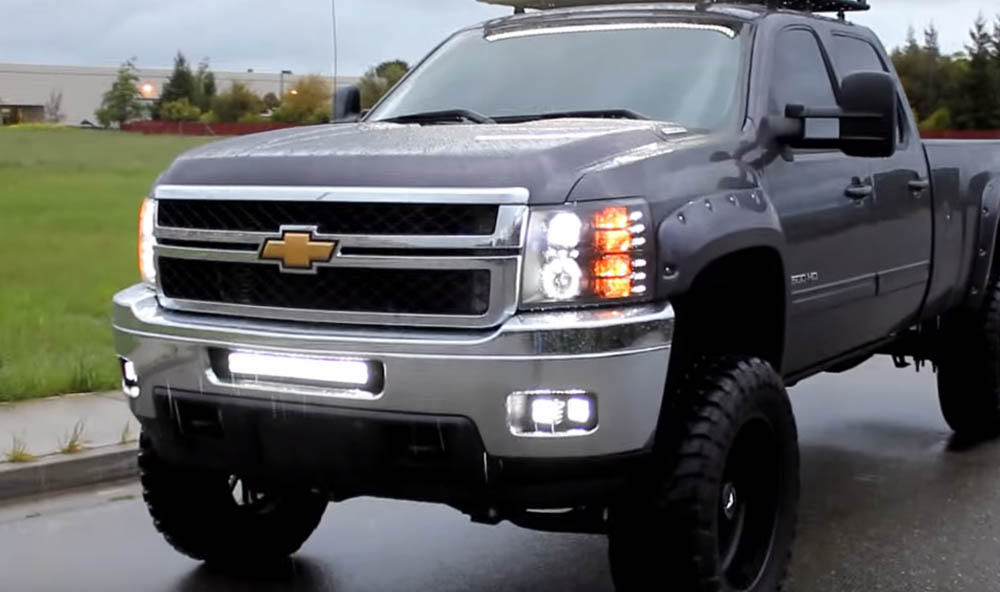 Chevy-Silverado-2500HD-LED-Light-Bar-14.jpg