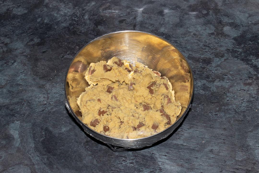 Chewy Chocolate Chip Cookies Recipe-12.jpg