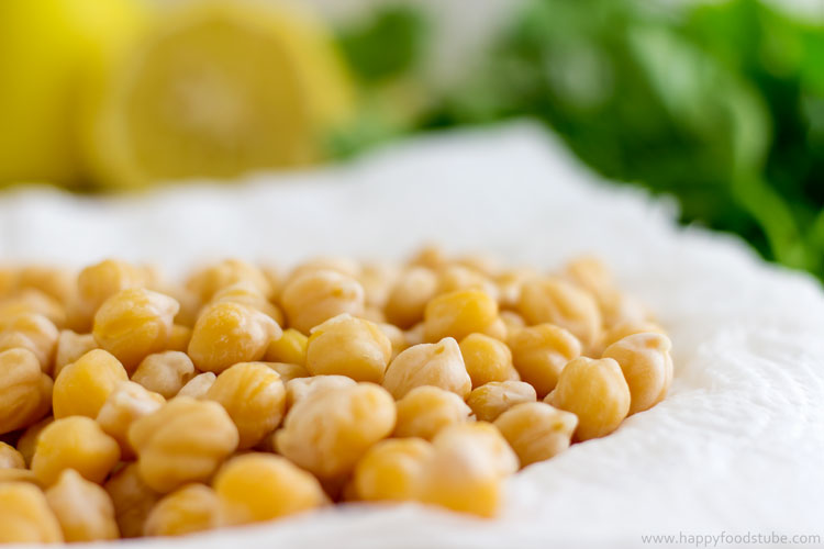 Chickpea-Salad-Ingredients-Chickpeas.jpg