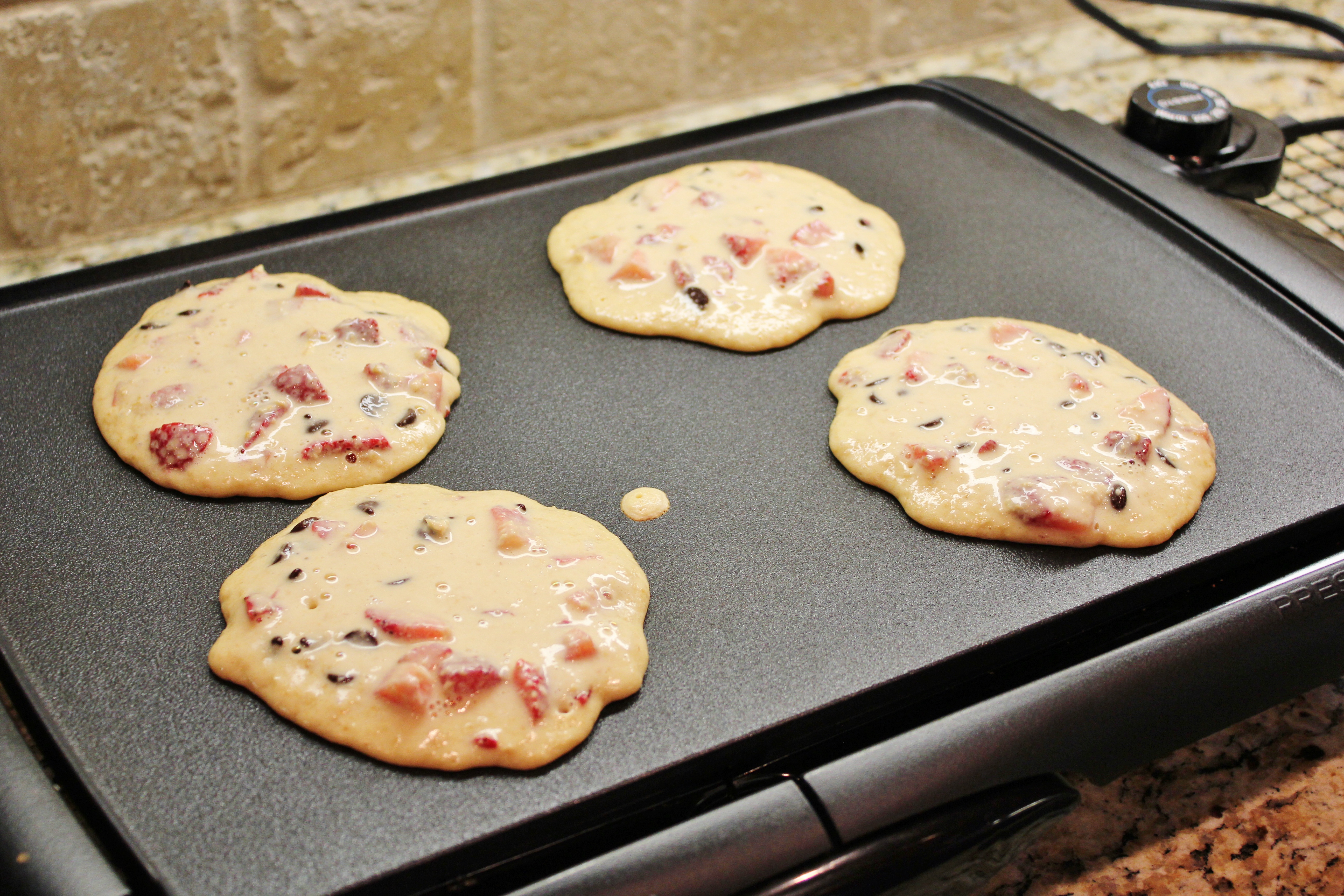 Chocolate Strawberry Pancakes (4).JPG