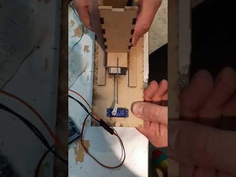 Chocolate egg dispenser - mechanism test