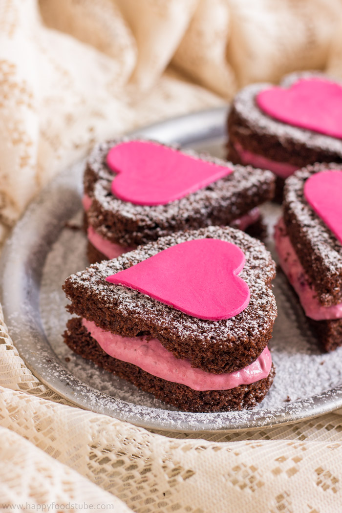 Chocolate-Cake-Hearts.jpg