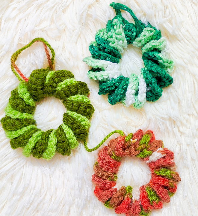 Christmas Crochet Wreath Ornament n Under 10 Minutes (1).png