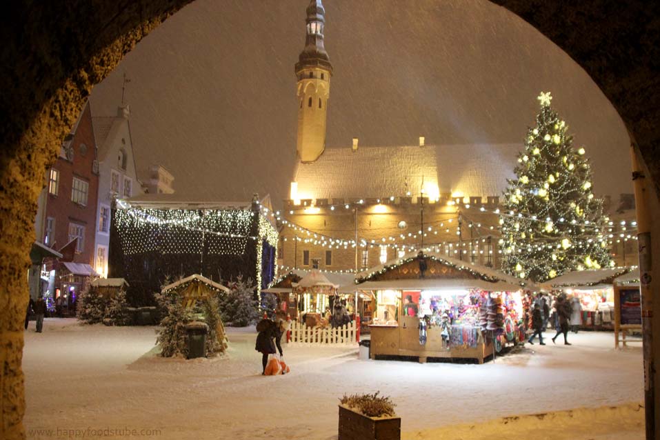 Christmas-Markets-Estonia-Tallinn-Snow.jpg