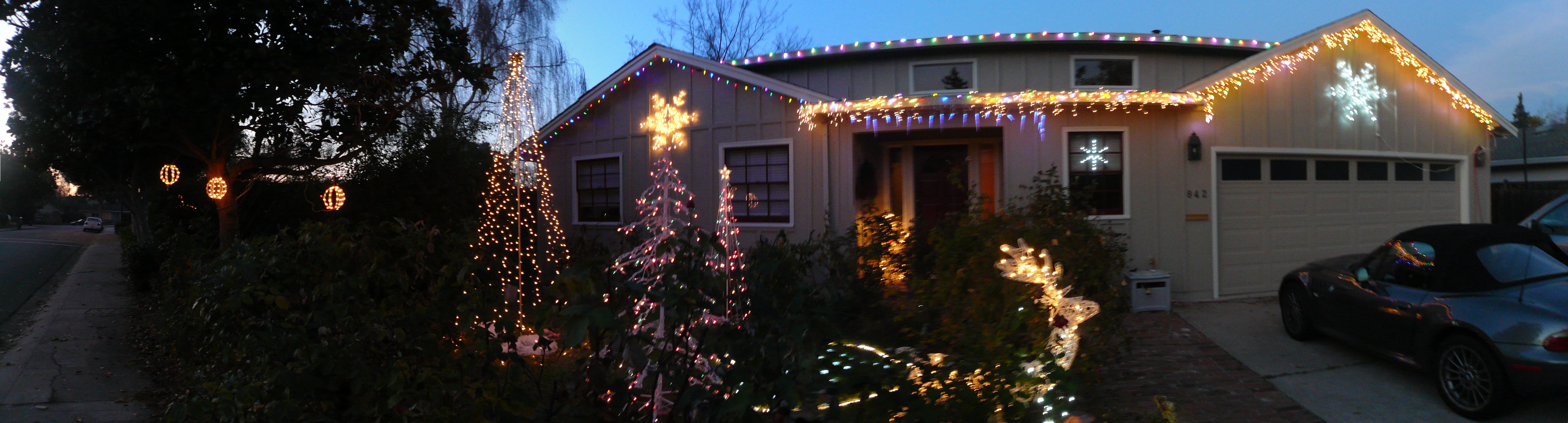 ChristmasLights-2011-panorama-1.jpg