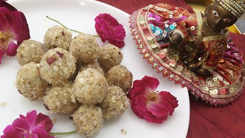 Coconut makhana ladoo.jpg