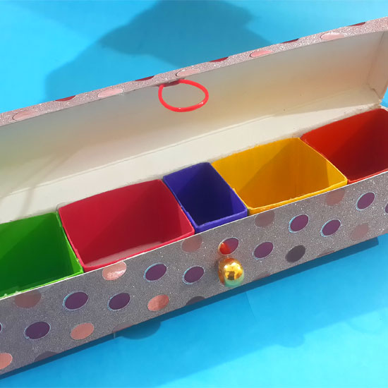 Colorful-Box-Using-Toothpaste-Cover.jpg