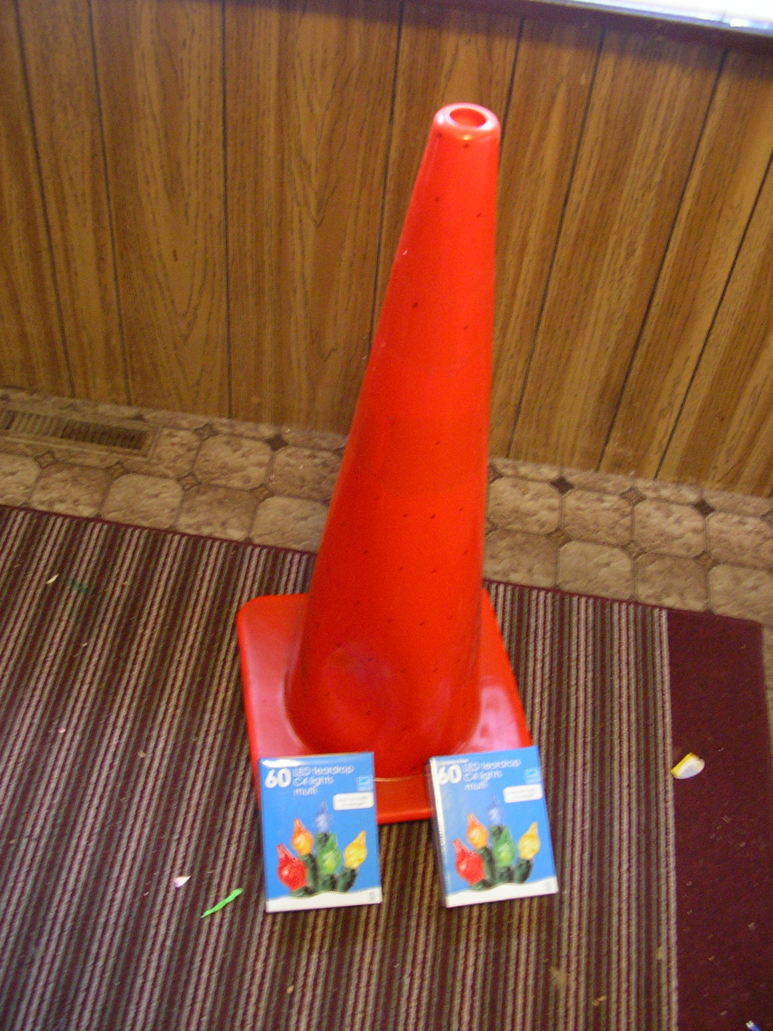 Cone Christmas Tree 011.JPG