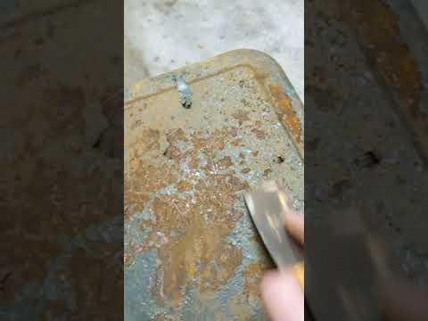 Cooler Restoration - 02 - Scrapping the Top Rust