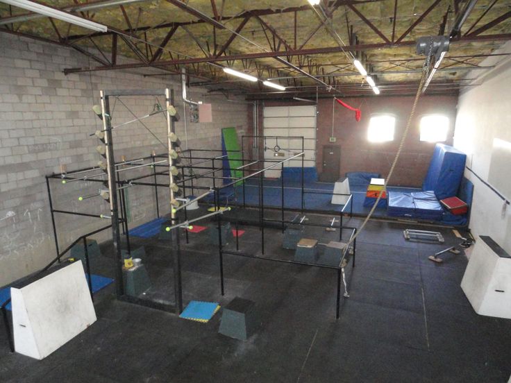 Copy of 006d5ed1de3d195b37e57de2824241d6--calisthenics-gym-garage-gym.jpg