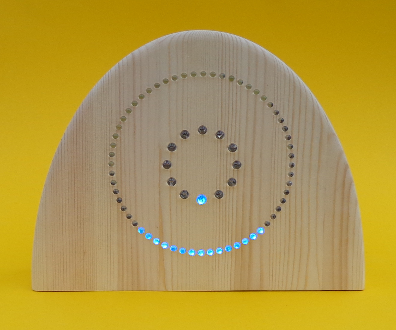 CountClock_CC_BY_Openproducts_-_Blue_01h15.jpg