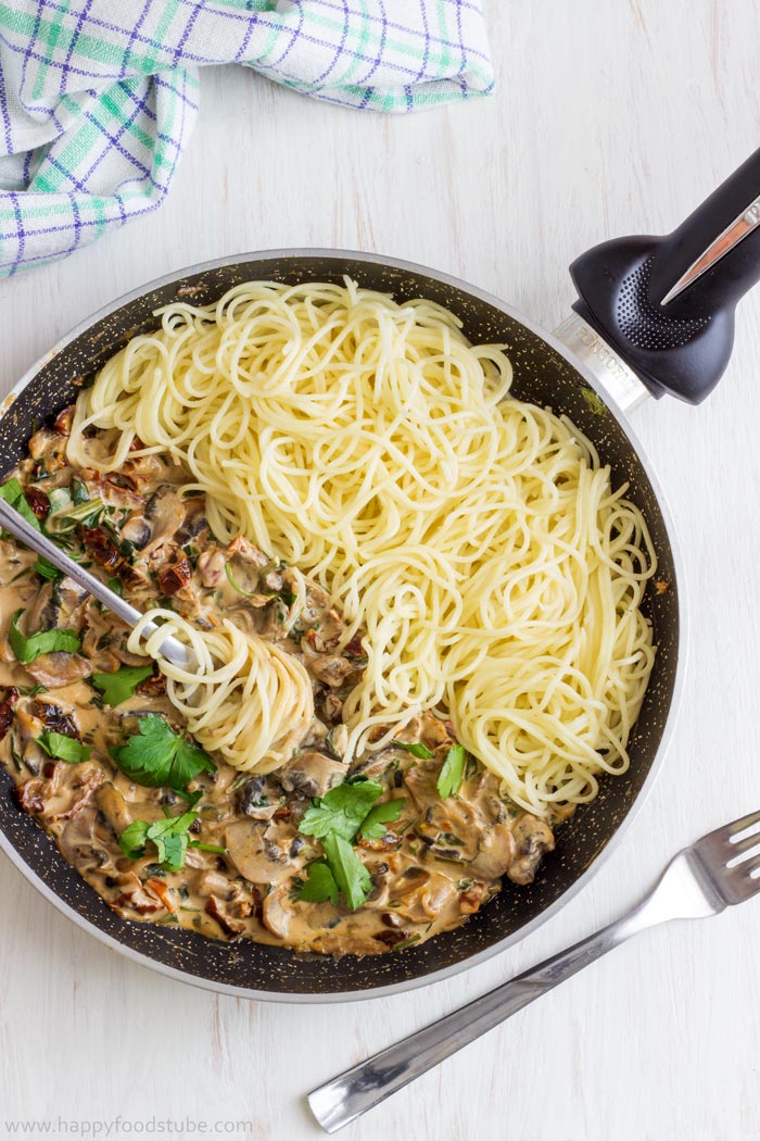 Creamy-Mushroom-&amp;-Sun-Dried-Tomato-Spaghetti.jpg