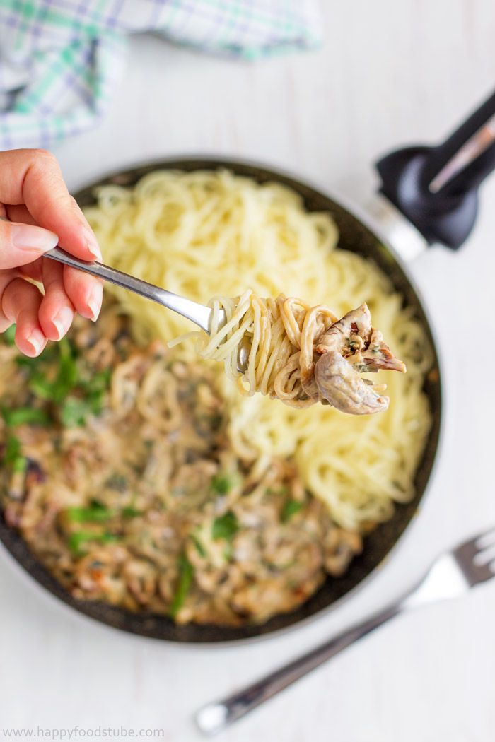 Creamy-Mushroom-&amp;-Sun-Dried-Tomato-Spaghetti-Closeup.jpg