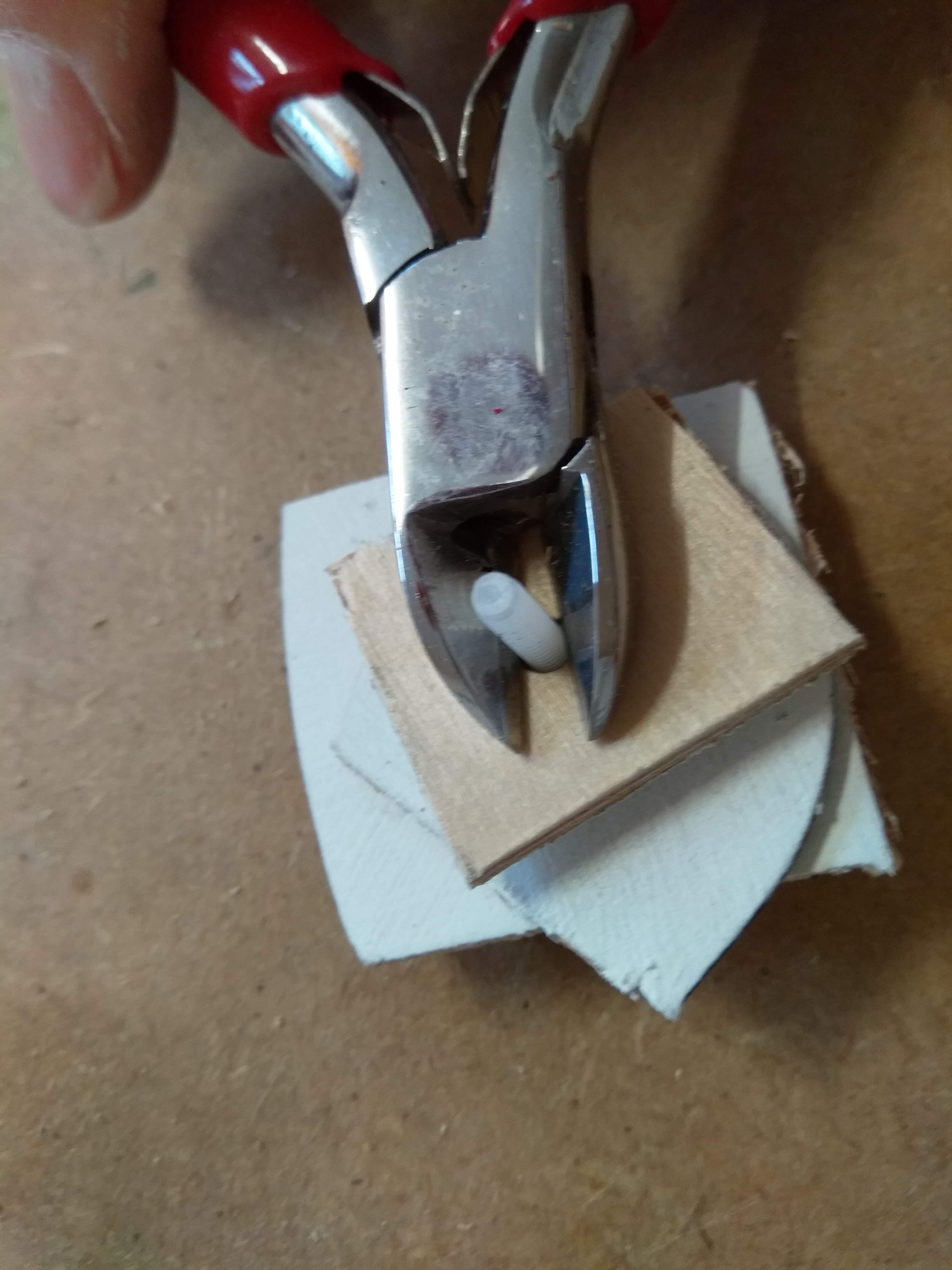 Cutting bolts 1.jpg
