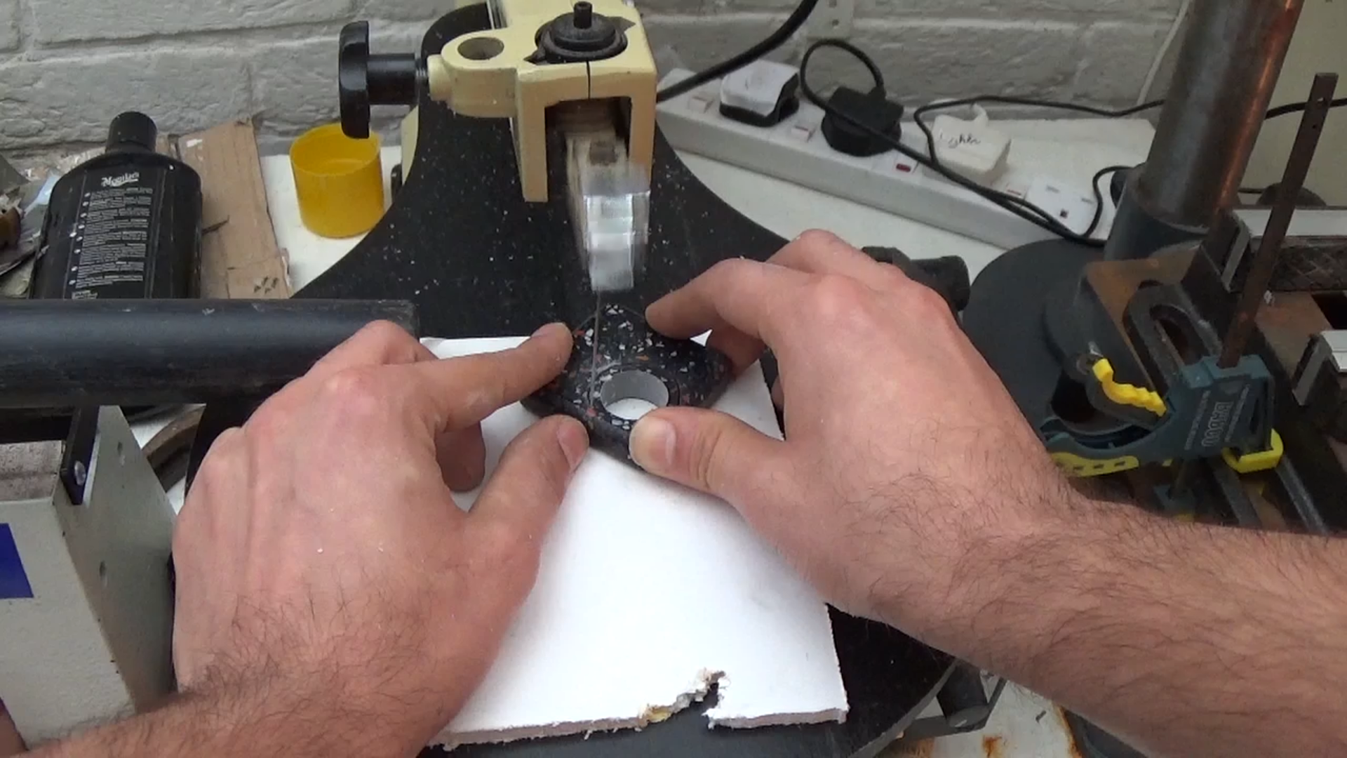 Cutting corian ring on a scrollsaw.bmp