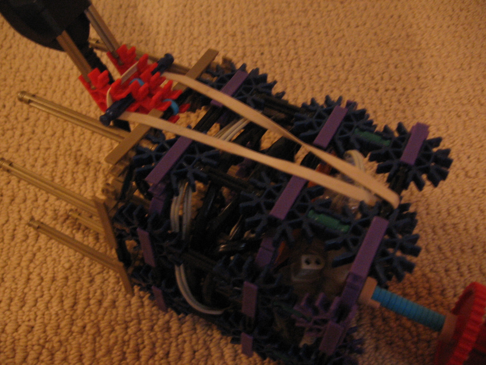 D:\Mika&euml;l\Photo, Image\Instrutable\Instrutables K'nex machine gun 031.jpg