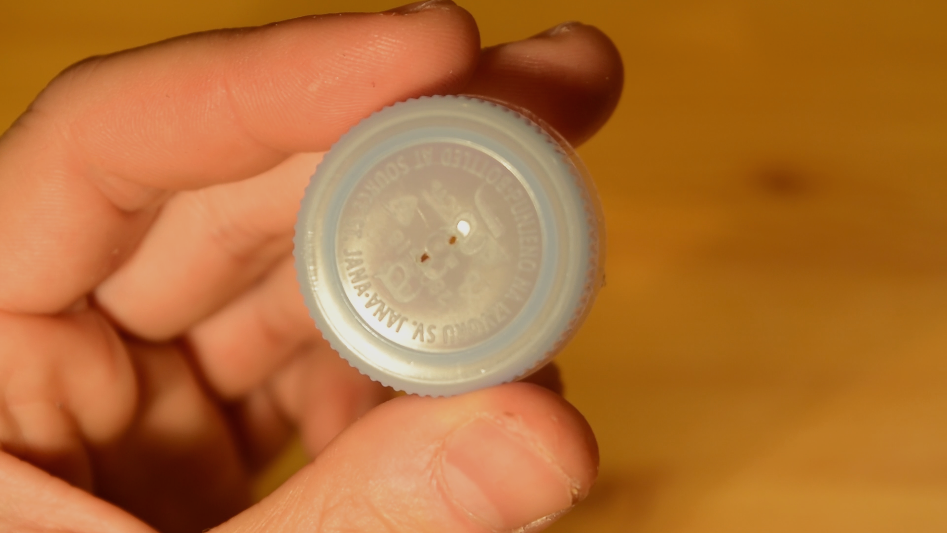 DIY Bottle Cap Flashlight2_freeze7.bmp