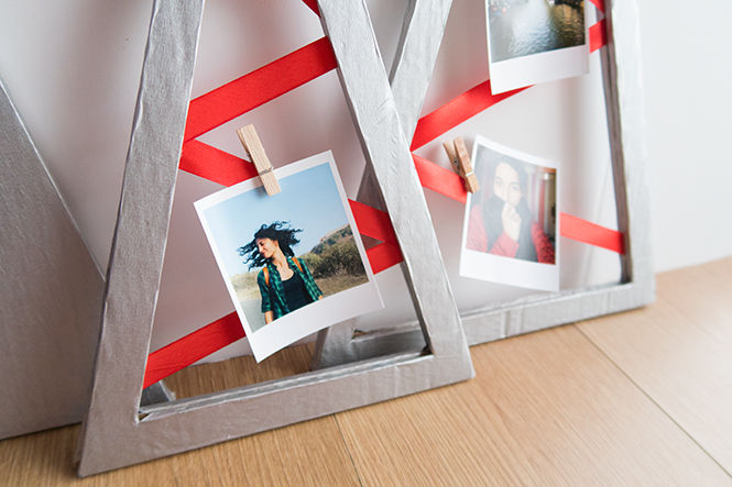 DIY Recycled Christmas Photo Display4.png