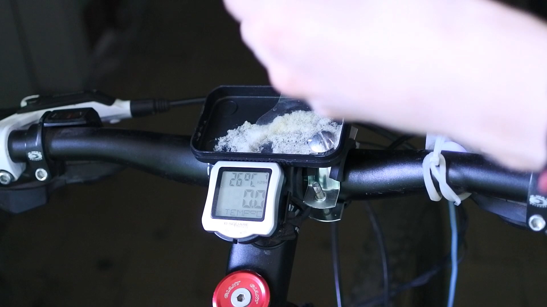 DIY bike speedometer on Arduino.mp4_20170304_231202.388.jpg